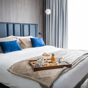 Leonessa 4* Volla (Naples)